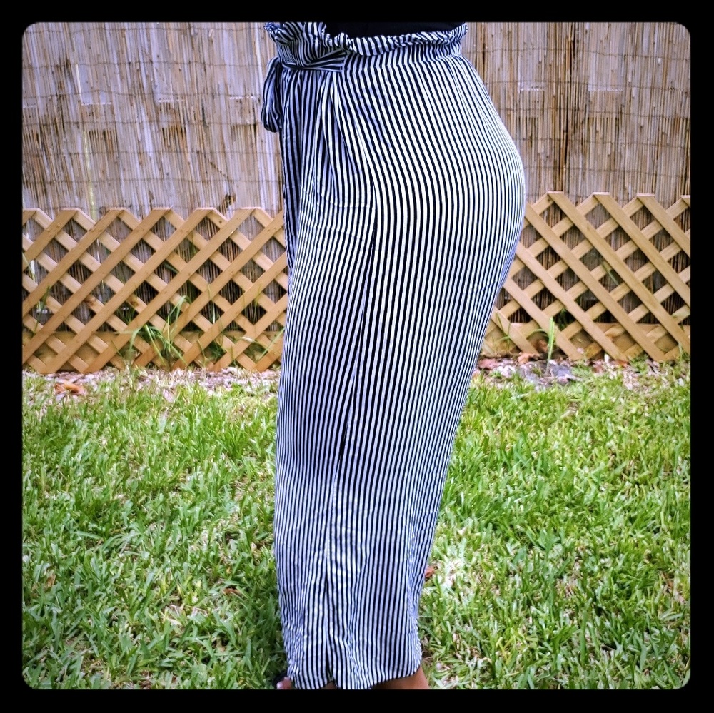 SEE YOU MONDAY Flowy Crop elastic waist Pants